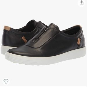 Ecco Soft 7 Zip Sneaker